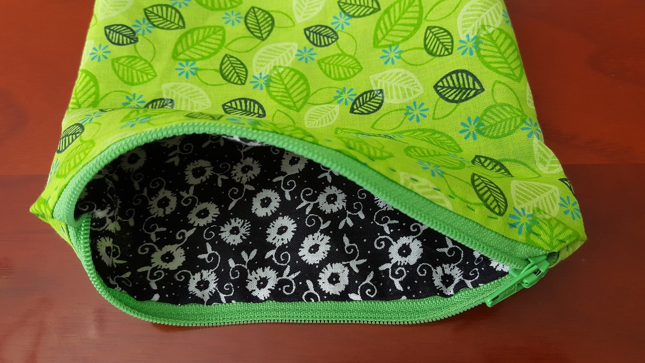 Leaves and flowers zipper pouch (19 July 2015)